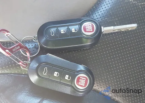 2014 Fiat 500L Lounge из США, поврежденный, VIN ZFBCFACH6EZ029818